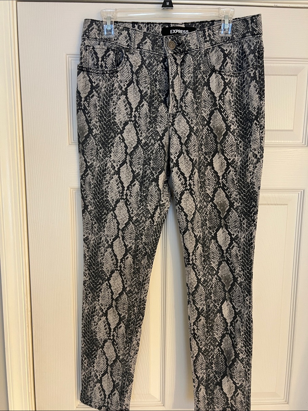 Express Women's Black & Gray Snake-Print Skinny Pants